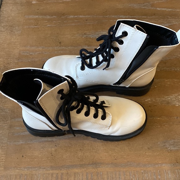 SHEIN White Combat Boots - Picture 2 of 14